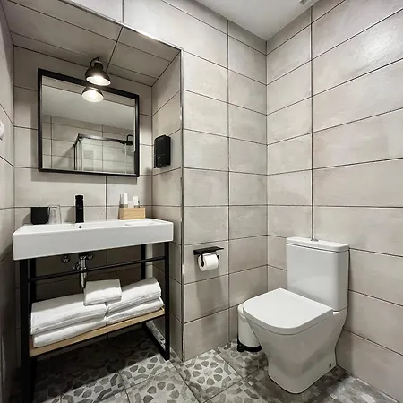 לינה וארוחת בוקר 7 Kale 2*